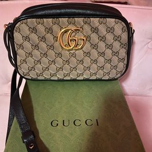 GUCCI Monogram GG Marmont Chain Bag